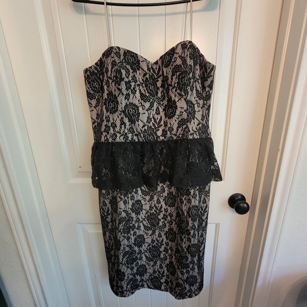 Jessica Simpson Black & Blush Lace Dress w Skinny Straps & Ruffle